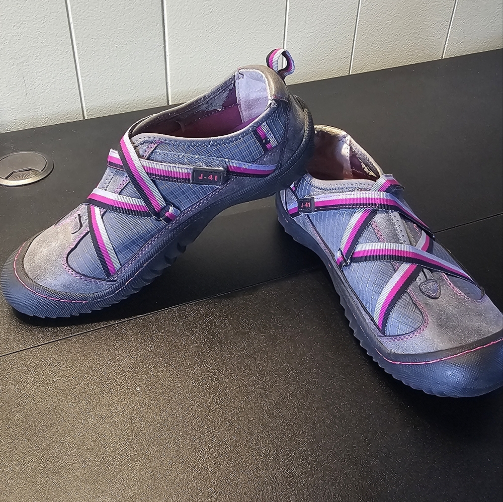 J-41 Women's Hiking Shoes in Gray and Pink SIZE 7.5 (Lauren)
